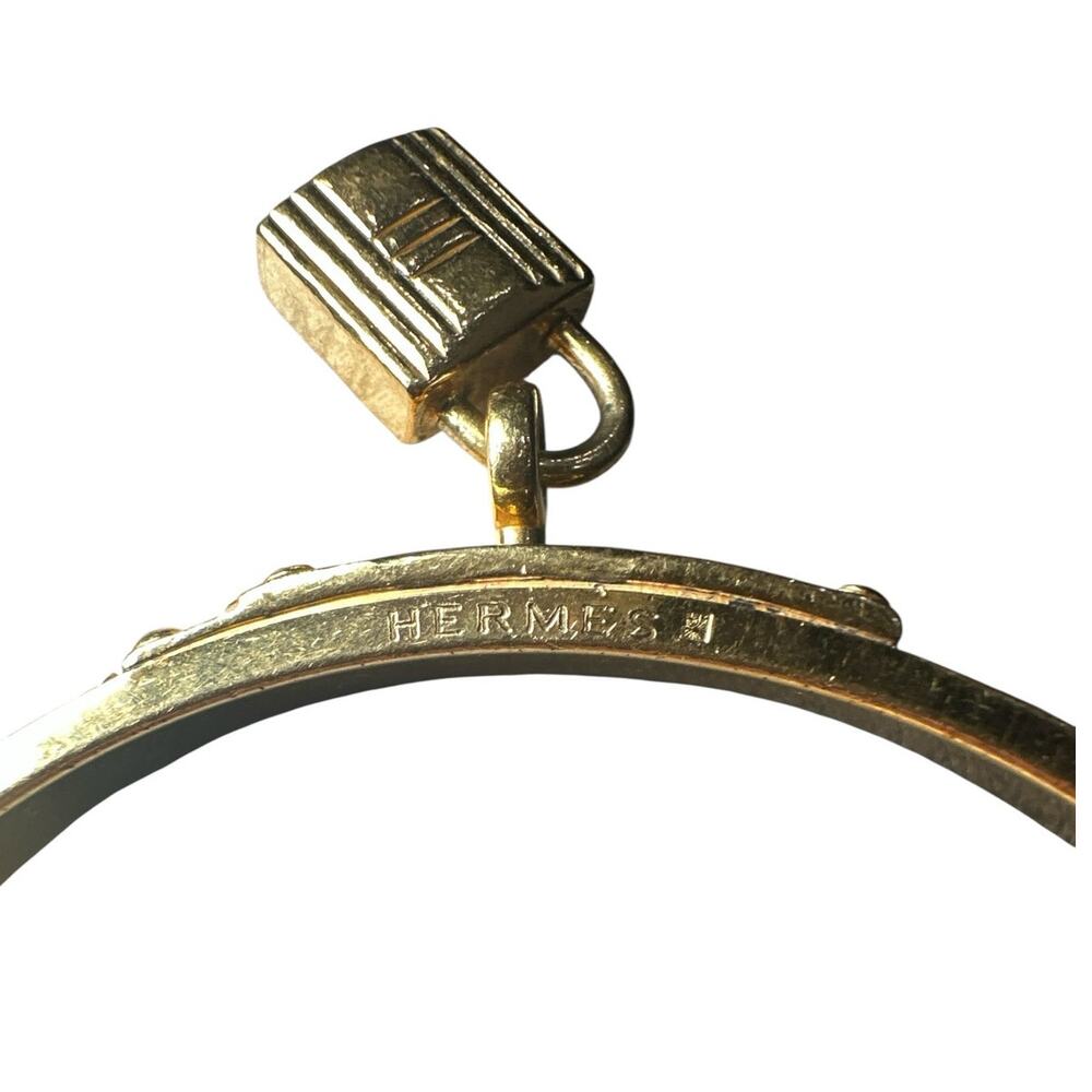 101. Hermes Lizard Kelly Lock Black & Gold Bangle - Picture 3 of 7